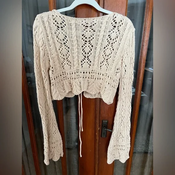 Beautiful Hand Knit Cropped Sweater with Bell Sleeves Boho Gypsy Look Large - Picture 9 of 10